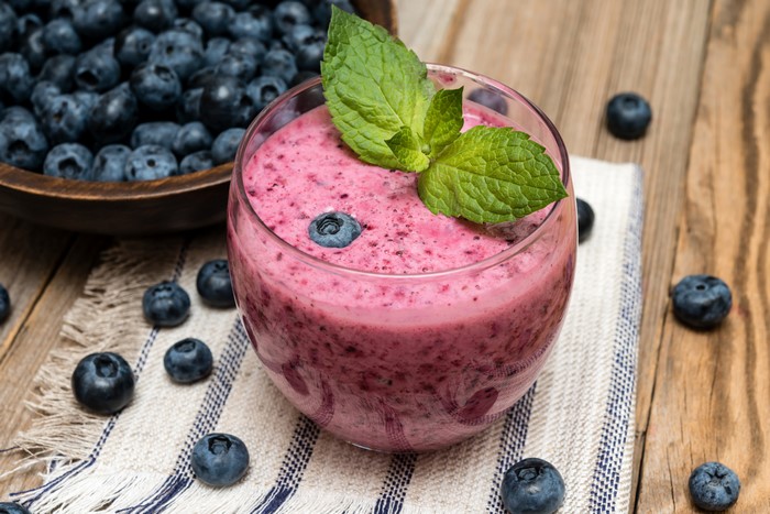 Blueberry Smoothie with Mint and Fresh Blueberries