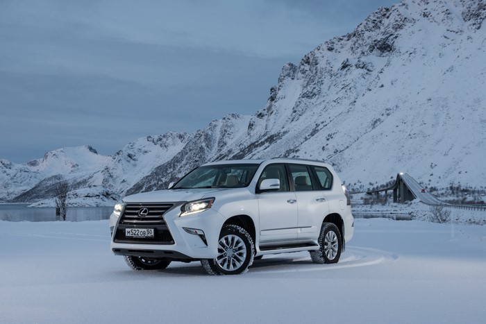 4K 2013-17 Lexus GX 460 in Snow