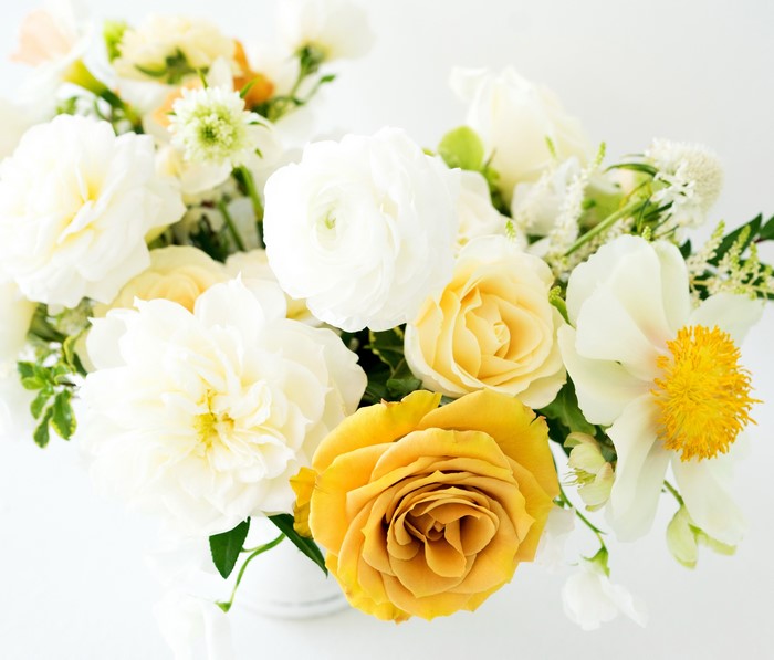 Bouquet of yellow and white roses