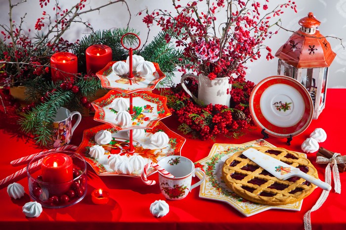 Christmas Table Setting with Pie and Meringues