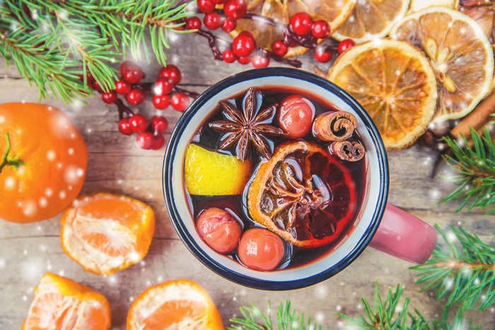 Mulled wine with citrus and spices
