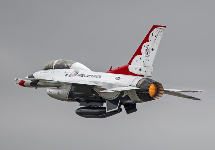 United States Air Force F-16 Fighting Falcon Thunderbirds