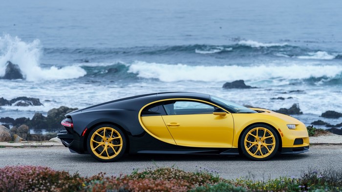 Bugatti Chiron 2018 Yellow Side View