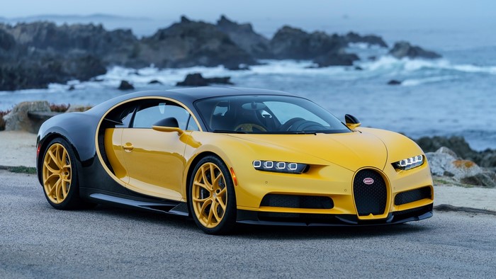 Bugatti Chiron 2018 Yellow Sports Car