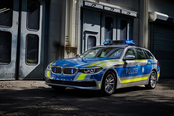 4K BMW 530d xDrive Touring Polizei