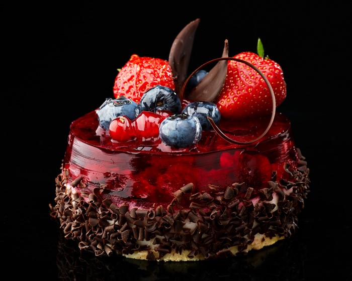 Fruit gelatin dessert with chocolate shavings