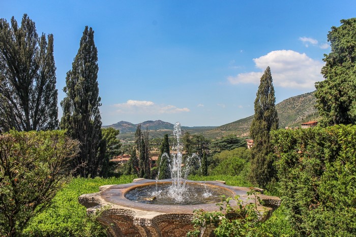 Fountain in Villa D'Este Tivoli, Italy