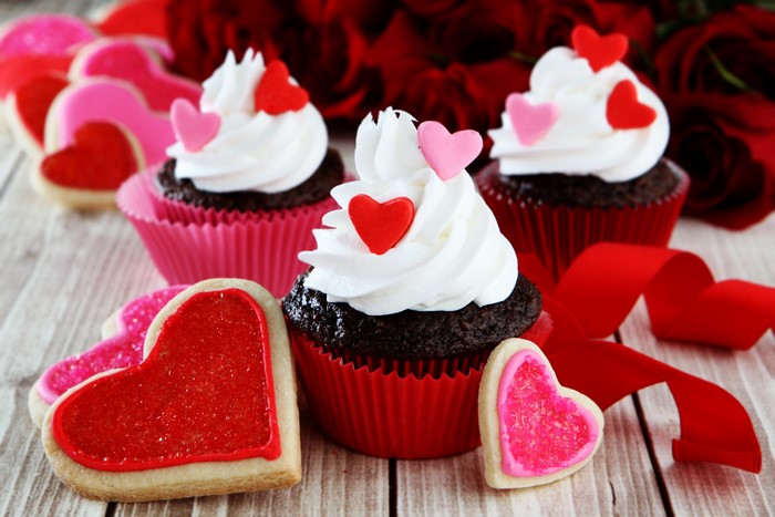Valentine's Day cupcakes and heart cookies