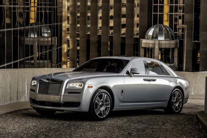 Silver Rolls-Royce Ghost 4K