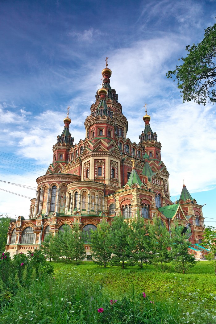 The Sobor Petra i Pavla in Peterhof, Russia