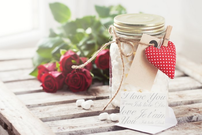 Valentine's Day jar with roses and marshmallows
