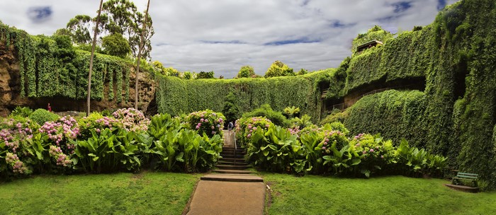 Mount Gambier Sinkhole Botanic Garden in Australia