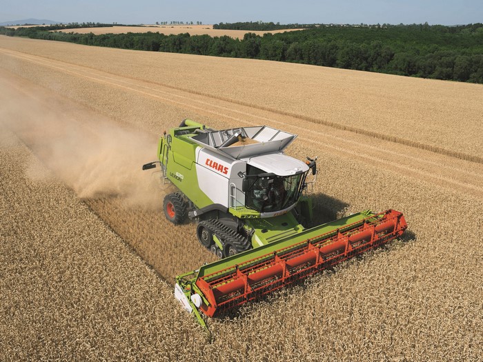 Claas Lexion 670 Combine Harvester in Wheat Field