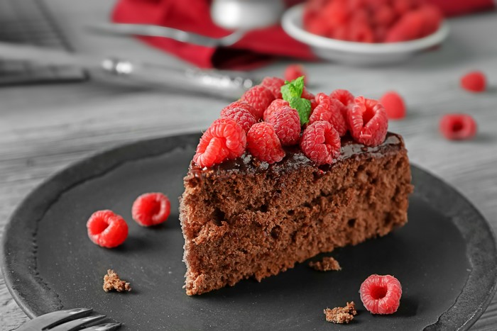 Chocolate cake with raspberries