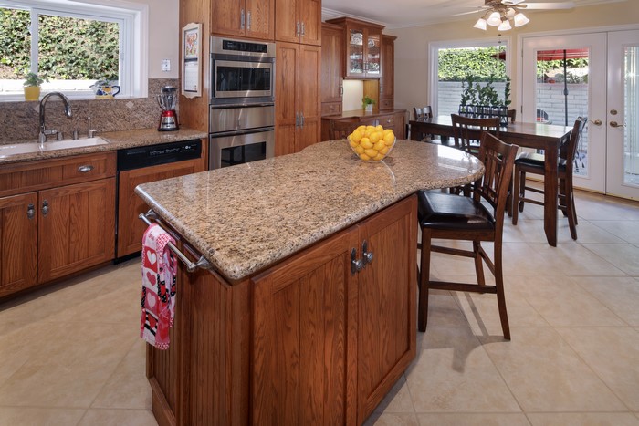 Kitchen Interior Design with Table and Chairs