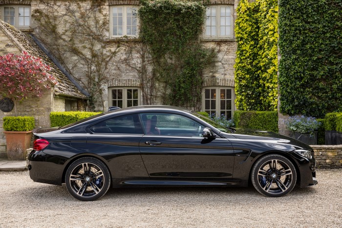 Black 2017-18 BMW M4 Coupe