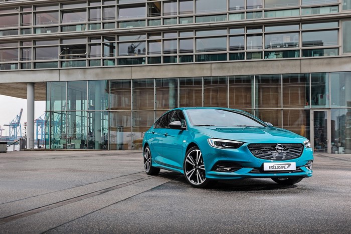 2017-18 Opel Insignia Grand Sport Exclusive in Light Blue