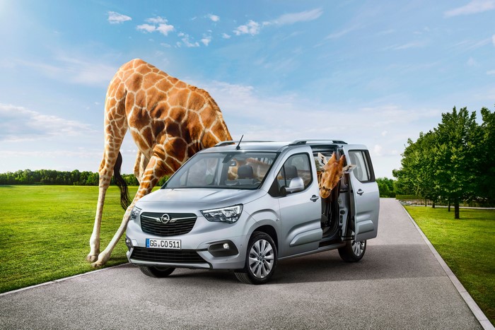 Opel Combo Life with Giraffes
