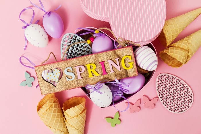 Spring Decorations with Eggs and Ice Cream Cones