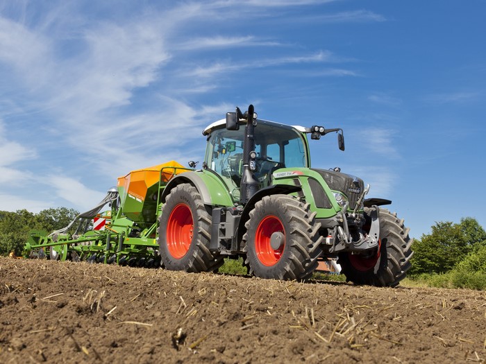 4K 2011-17 Fendt 714 Vario Tractor