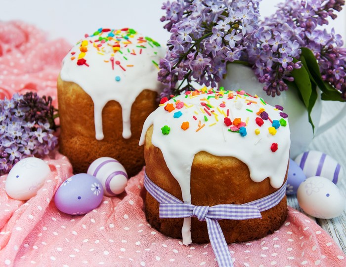 Easter Kulich Cakes with Lilacs and Eggs