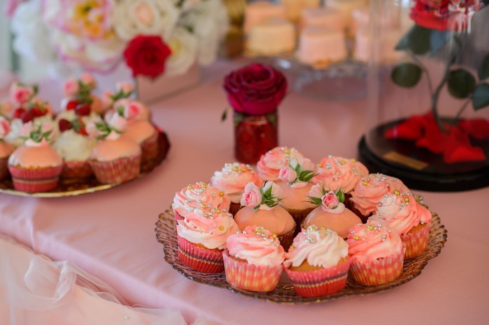 Cupcakes and Mini Cakes Display