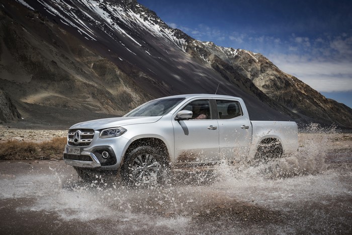 4K Mercedes-Benz X-Class Pickup driving through water