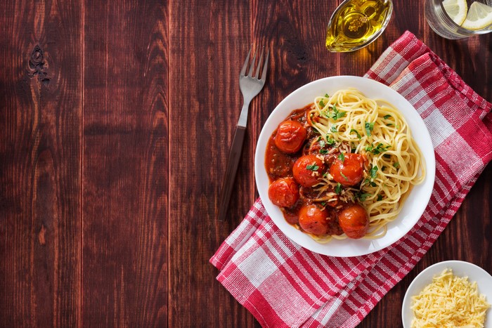 Spaghetti with Tomatoes and Parsley