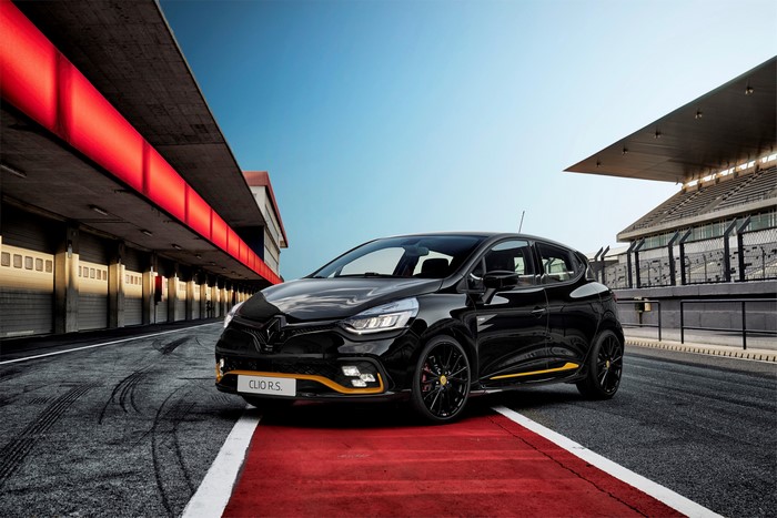 4K 2018 Renault Clio R.S. 18 Metallic Black