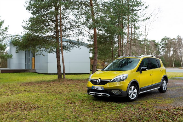 4K 2013 Renault Scenic XMOD Yellow