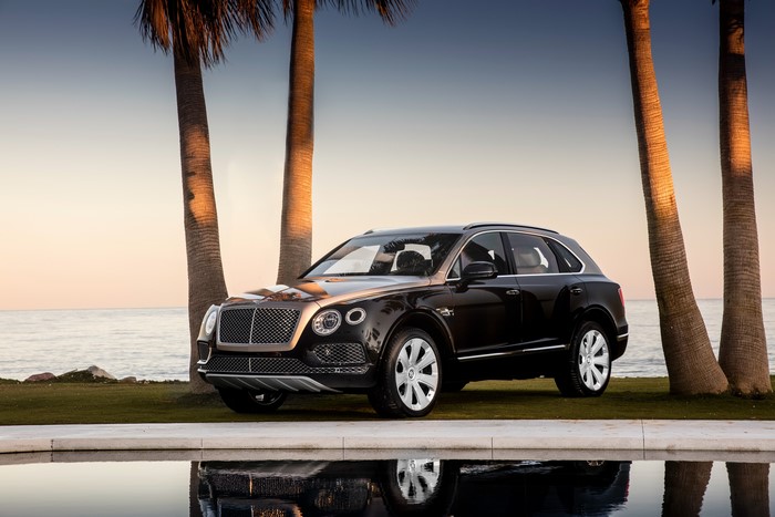 4K 2017 Bentley Bentayga Mulliner by the ocean