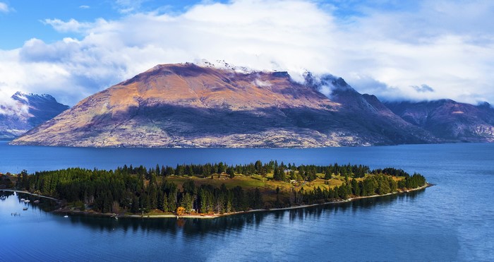 Lake Wakatipu Queenstown New Zealand Mountains Island