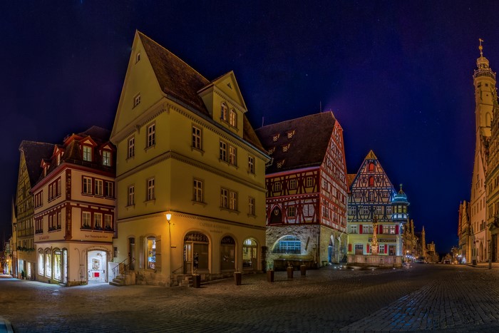 Rothenburg ob der Tauber street at night