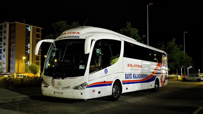 White Irizar PB MB bus with 'NAJERA RAYO MAJADAHONDA' text
