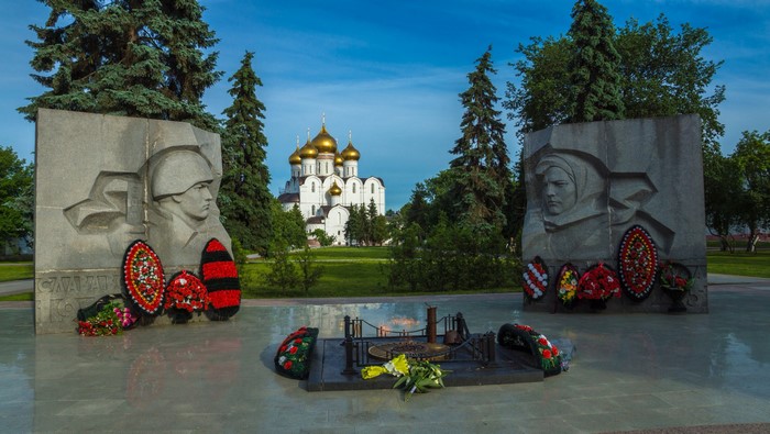 Memorial in Yaroslavl with Assumption Cathedral