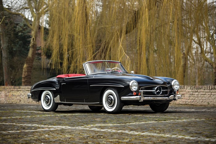 Black Mercedes-Benz 190 SL Cabriolet