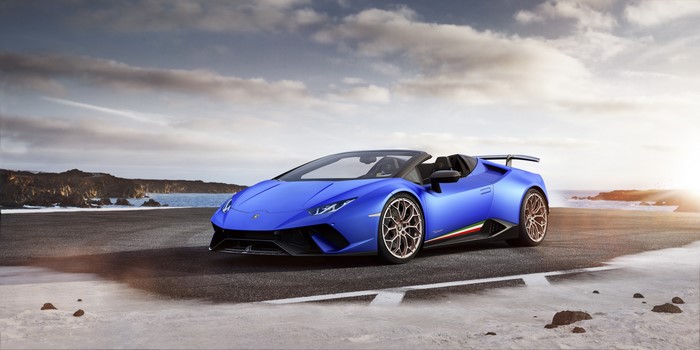 Blue Lamborghini Huracan Evo Spyder Roadster