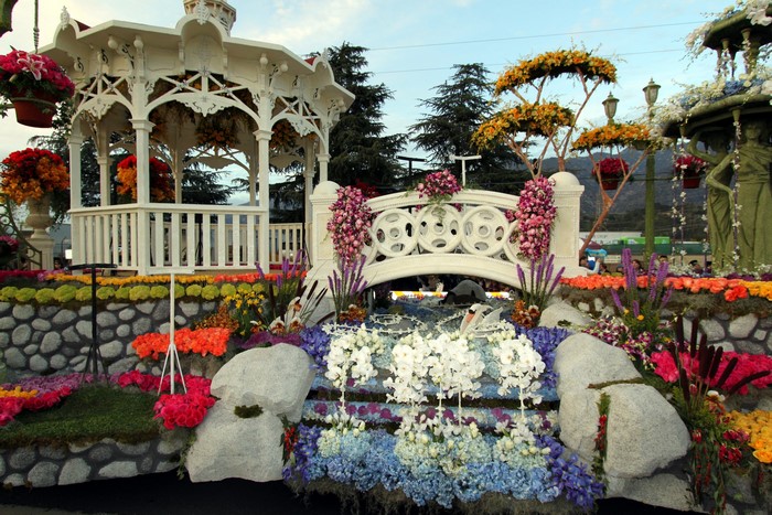 Flower float with gazebo and bridge in Pasadena