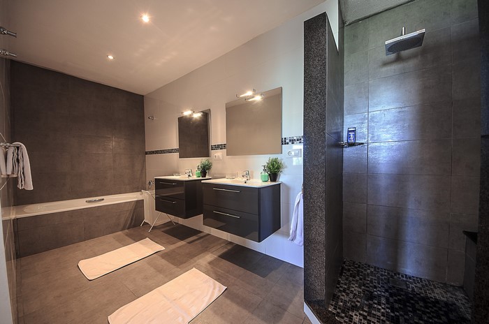 Modern Bathroom with Bathtub and Shower