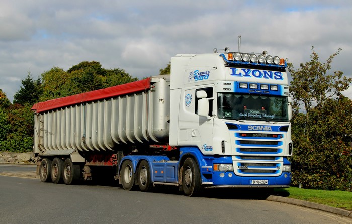 Scania R580 truck with trailer