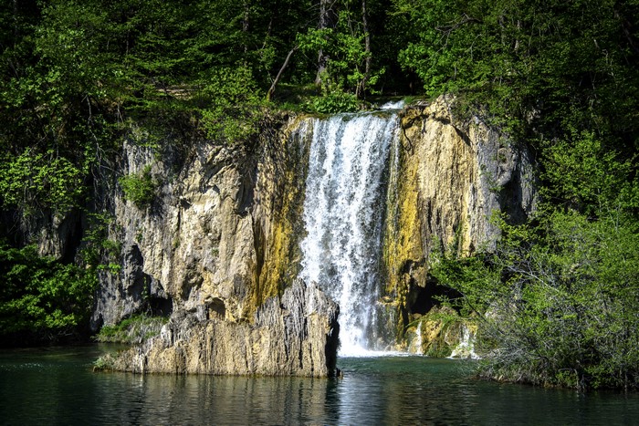 4K Plitvice Lakes National Park Waterfalls Croatia