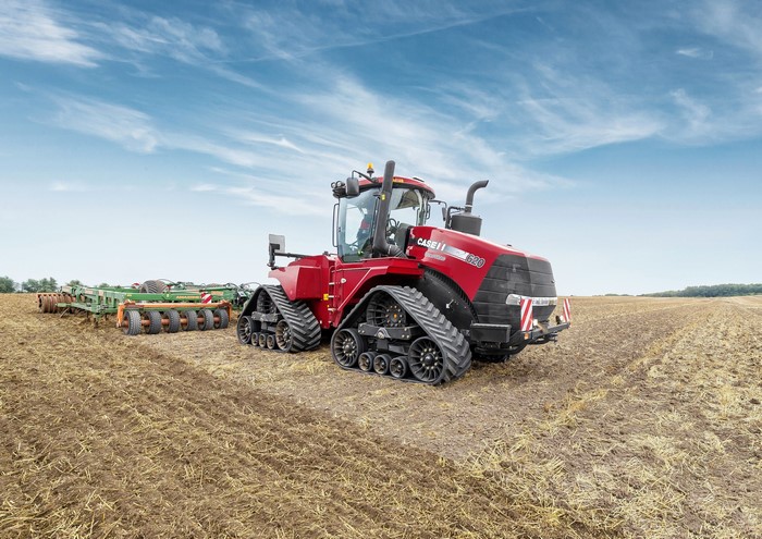 2013-17 Case IH Quadtrac 620 Tractor in Field