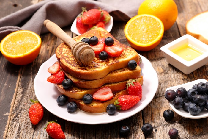 French Toast with Strawberries and Blueberries