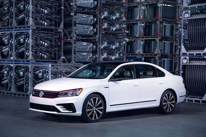 2018 Volkswagen Passat GT in White