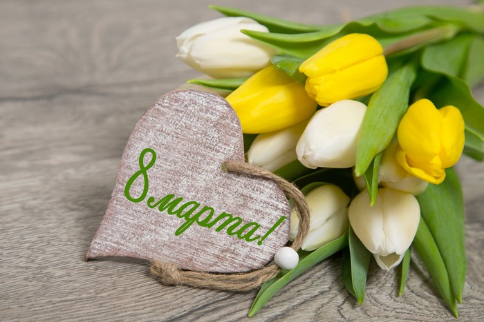 Tulips and a heart decoration for March 8