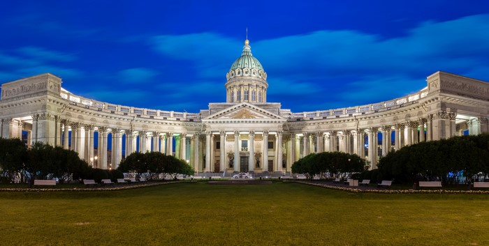 4K Kazan Cathedral Evening in St. Petersburg