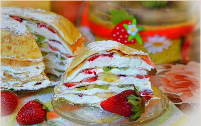 Crepe cake with strawberries and kiwi