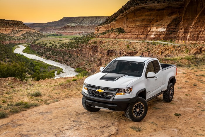 White 2017 Chevrolet Colorado ZR2 Extended Cab Pickup Truck