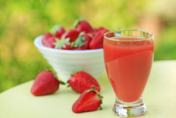 4K Strawberry Juice in Highball Glass