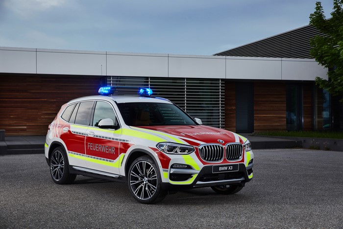 BMW X3 Feuerwehr emergency vehicle